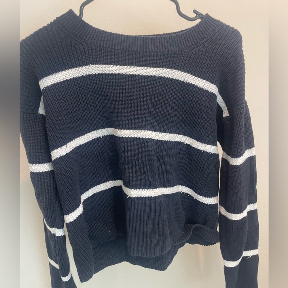 Banana republic navy sweater with white stripes, size L
